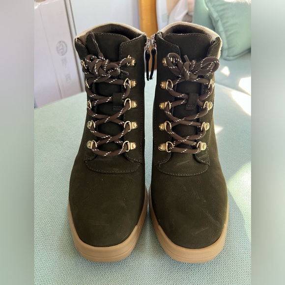 Dr. Scholl’s Wedge Winter Boots (size : 7.5) {forest green} - Picture 3 of 8